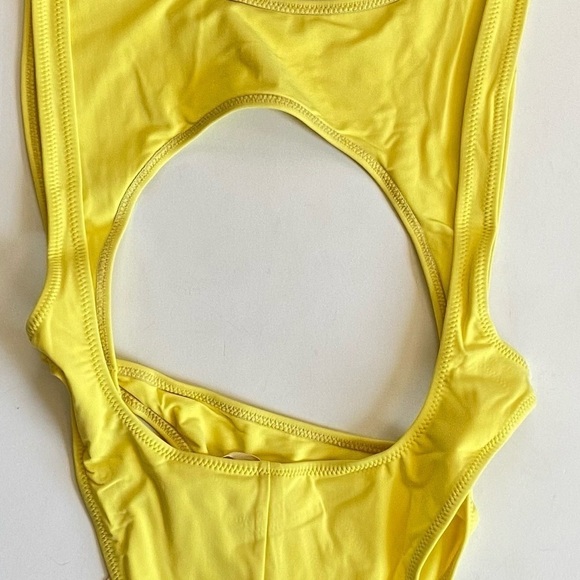 Chloe Rose Yellow Cutout Swimsuit Swim Women’s One Piece Bathing Suit Large NEW - Picture 10 of 10